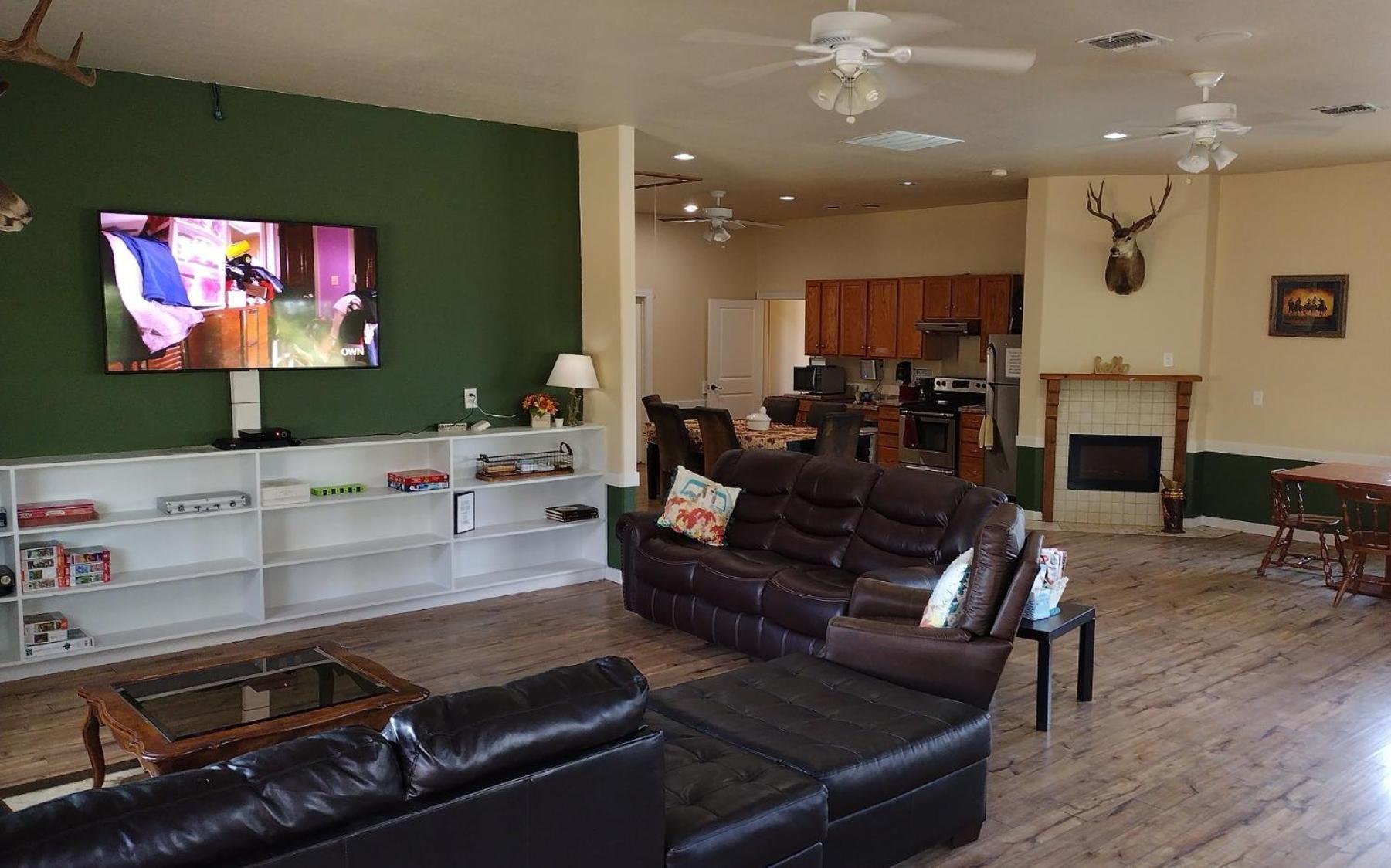 Top Of The Hill Rv Resort & Cabins Waring Extérieur photo