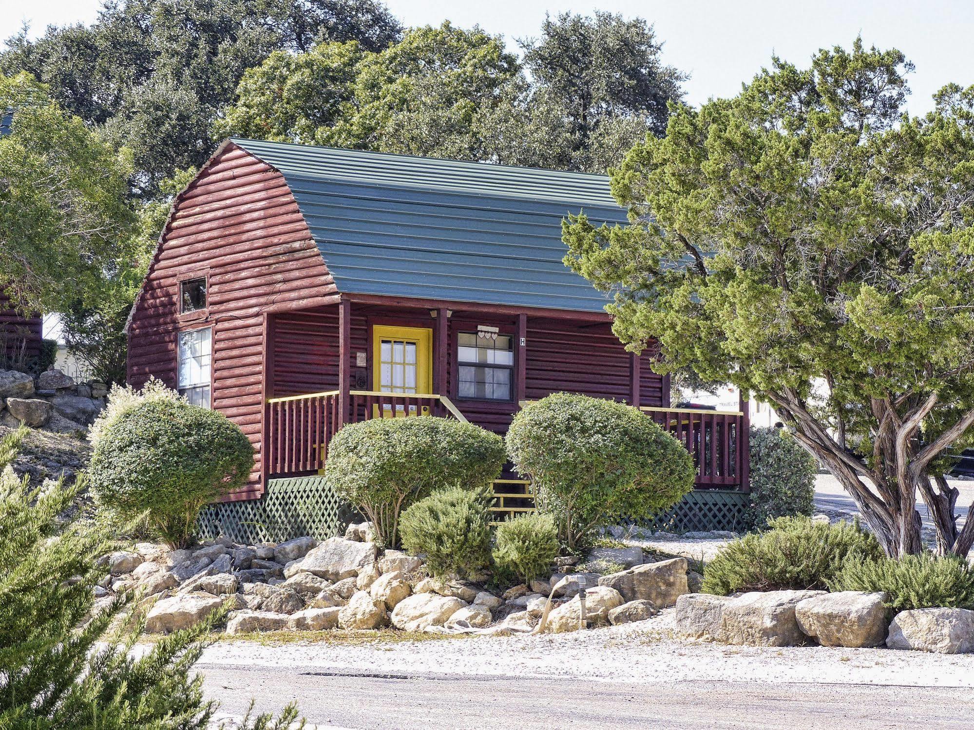 Top Of The Hill Rv Resort & Cabins Waring Extérieur photo