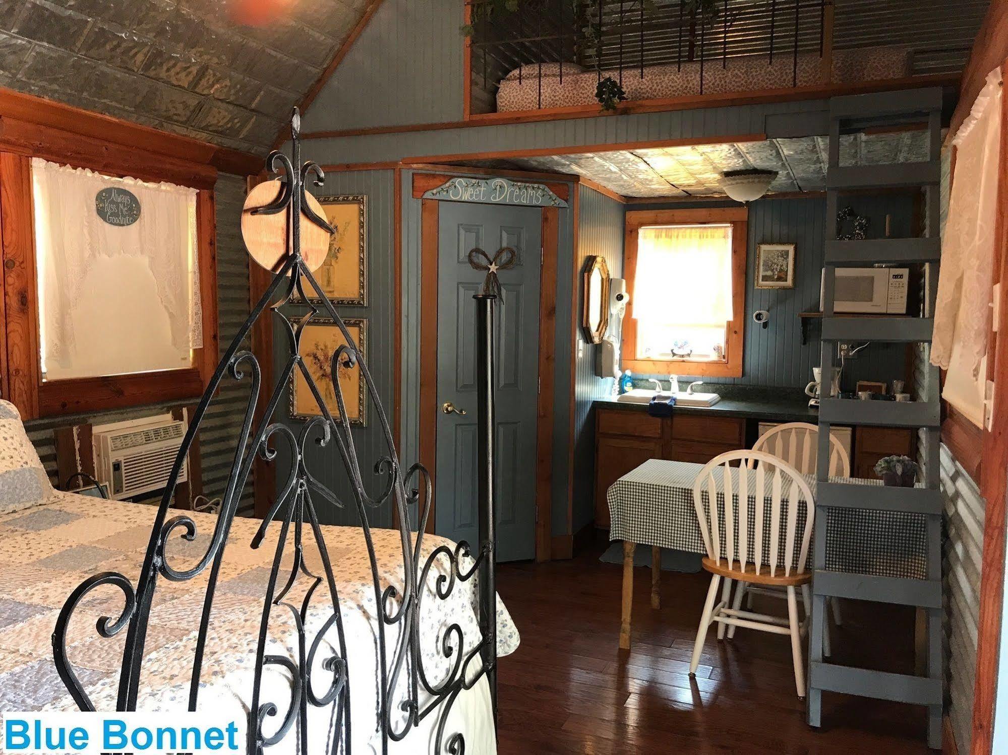 Top Of The Hill Rv Resort & Cabins Waring Extérieur photo