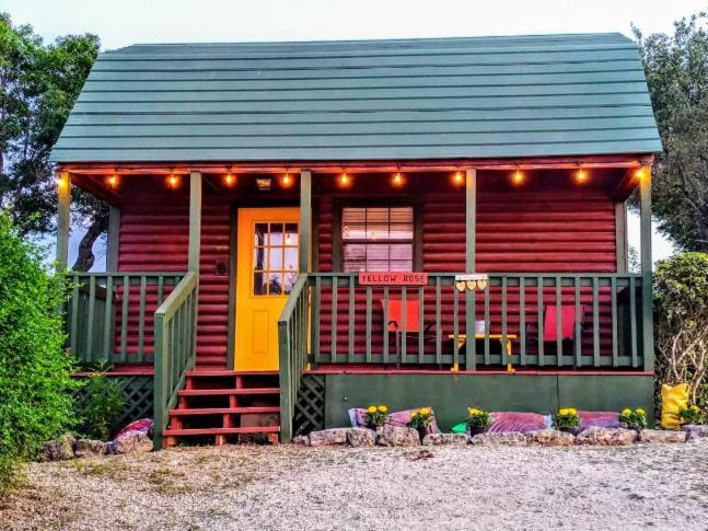 Top Of The Hill Rv Resort & Cabins Waring Extérieur photo
